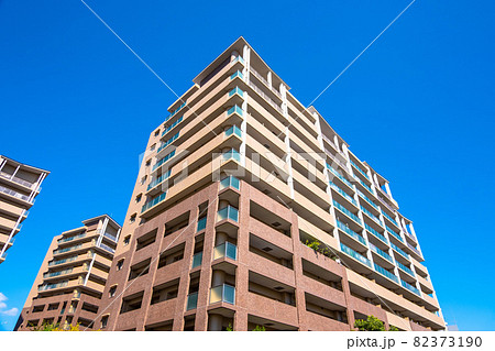 外観改修済みの高層マンション 82373190