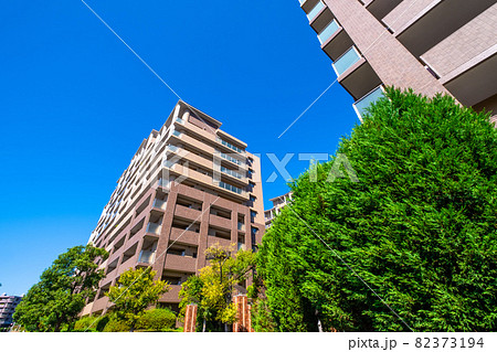 外観改修済みの高層マンション 82373194