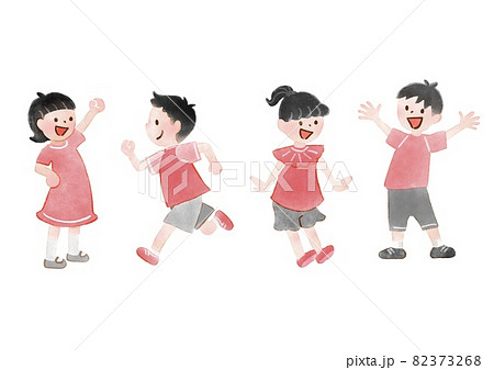 元気な子どもの素材　赤系 82373268