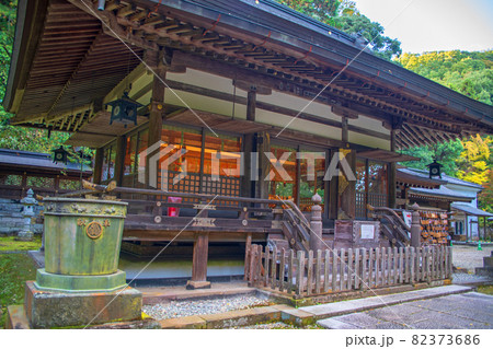 金鑚神社　拝殿　秋の風景　　　 82373686