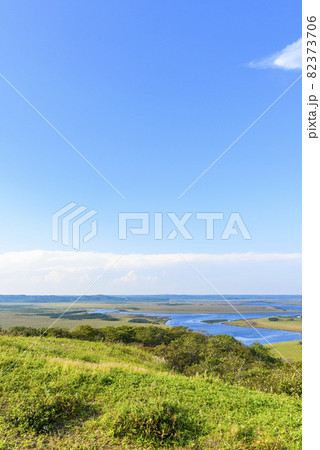 北海道 琵琶瀬展望台より霧多布湿原望む 北海道 琵琶瀬展望台より霧多布湿原望む 82373706