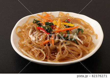 韓国料理のチャプチェ 韓国料理のチャプチェ 82376271