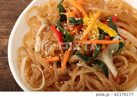韓国料理のチャプチェ 82376277