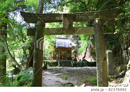 八女津媛神社と鳥居 八女津媛神社と鳥居 82376992