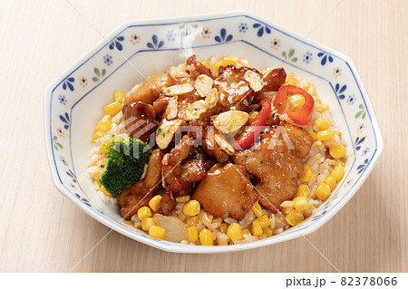 チキンガーリックライス 82378066