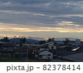 田舎町の夕暮れ 82378414