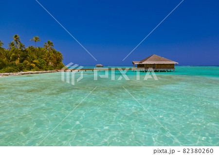 Spa saloon on Maldives island Spa saloon on Maldives island 82380260