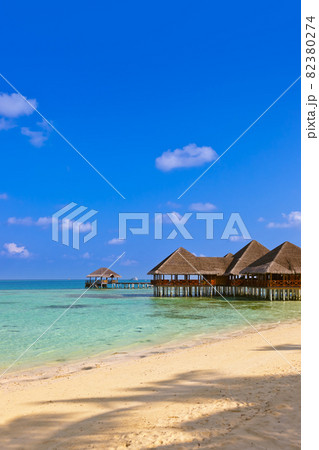 Cafe on tropical Maldives island 82380274
