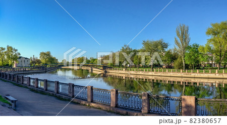 Ingul river embankment in Kropyvnytskyi, Ukraine 82380657