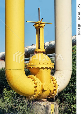 Large water shutoff valve with flanges and lever on pipeline Large water shutoff valve with flanges and lever on pipeline 82381125