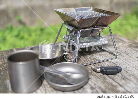 アウトドアキャンプ用登山用食器、BBQ網などの調理用品 アウトドアキャンプ用登山用食器、BBQ網などの調理用品 82381530