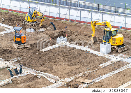 埋め戻し　油圧ショベル 82383047