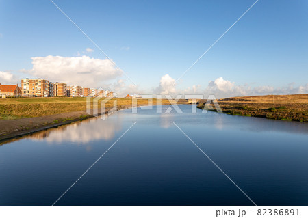 Lock at the mouth of river the Rhine in Katwijk aan Zee 82386891