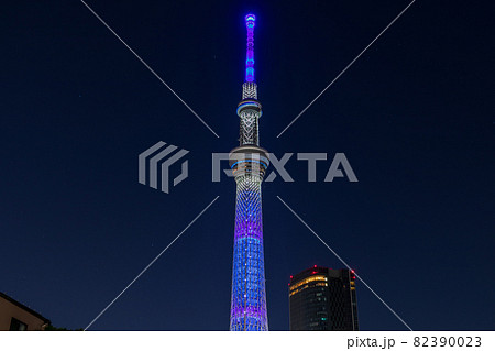 東京スカイツリー「新型コロナウイルス感染症に立ち向かい、 みんなで打ち勝とう」ライトアップ 82390023