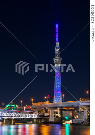 東京スカイツリー「新型コロナウイルス感染症に立ち向かい、 みんなで打ち勝とう」ライトアップ 82390051