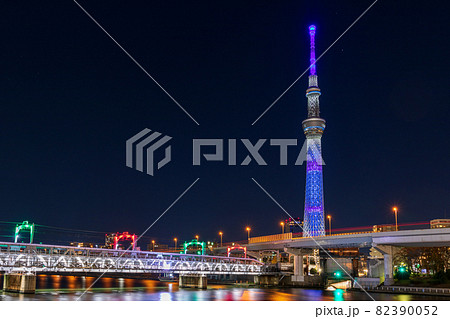 東京スカイツリー「新型コロナウイルス感染症に立ち向かい、 みんなで打ち勝とう」ライトアップ 82390052