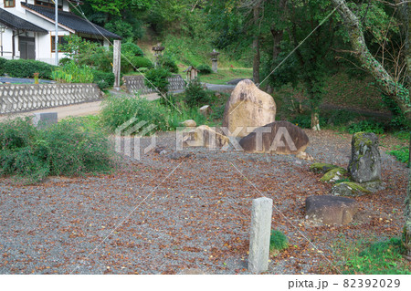 牧水二本松公園にある若山牧水と妻子の歌碑と萩の花 岡山県新見市 牧水二本松公園にある若山牧水と妻子の歌碑と萩の花 岡山県新見市 82392029