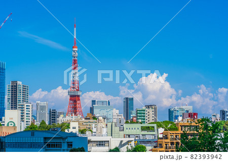 東京タワーと夏の雲の写真素材