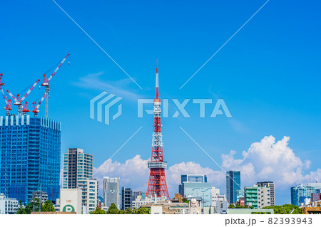 東京タワーと夏の雲の写真素材