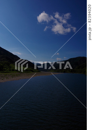 夏の四万十川 日本の清流 川下り 夏の四万十川 日本の清流 川下り 82394020