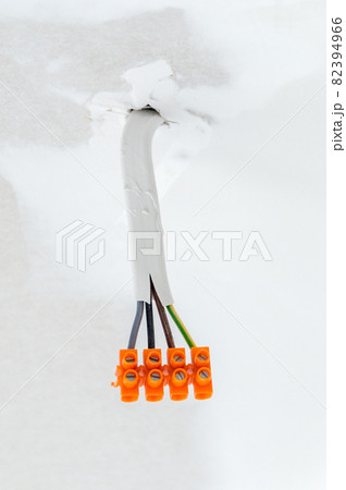 Cable Connector Strip on the wall of lighting circuits for ceiling light. 82394966