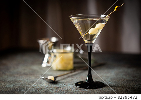 Gibson alcohol cocktail Gibson alcohol cocktail 82395472