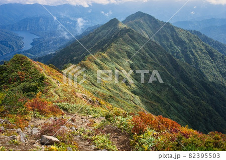 紅葉する荒沢岳 紅葉する荒沢岳 82395503