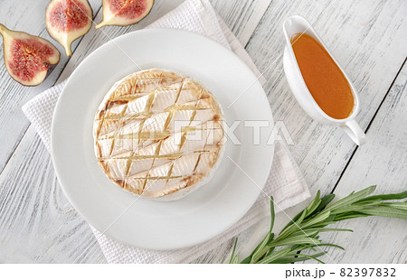 Grilled Camembert Grilled Camembert 82397832