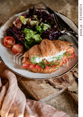 Smoked salmon, tomato and cream cheese stuffed 82400854