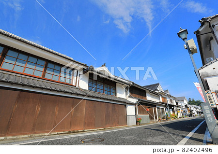 【大分県】快晴下の豆田の町並み（日田市） 82402496