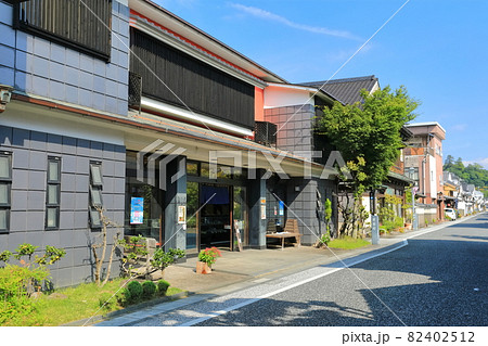 【大分県】快晴下の豆田の町並み（日田市） 82402512