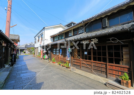 【大分県】快晴下の豆田の町並み（日田市） 82402528