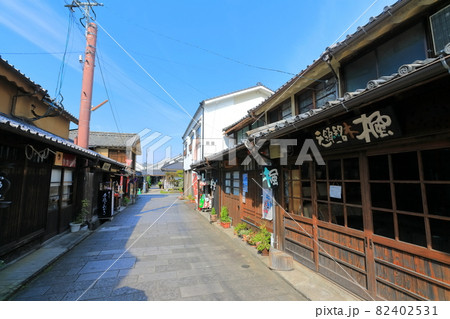 【大分県】快晴下の豆田の町並み（日田市） 82402531