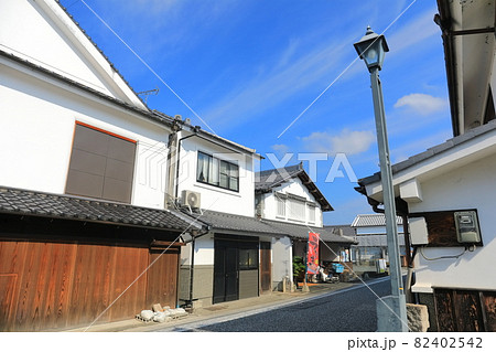 【大分県】快晴下の豆田の町並み（日田市） 82402542