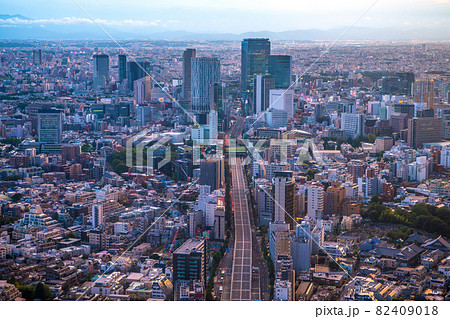 日本の東京都市景観 消えた車両・開幕日、首都高速交通規制で珍しい光景が…奥は変貌する渋谷=7月23日 日本の東京都市景観 消えた車両・開幕日、首都高速交通規制で珍しい光景が…奥は変貌する渋谷=7月23日 82409018