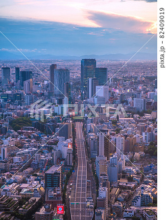 日本の東京都市景観 消えた車両・開幕日、首都高速交通規制で珍しい光景が…奥は変貌する渋谷=7月23日 日本の東京都市景観 消えた車両・開幕日、首都高速交通規制で珍しい光景が…奥は変貌する渋谷=7月23日 82409019