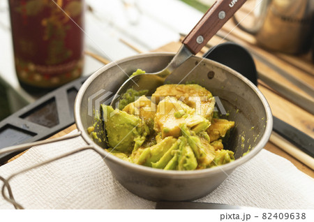 アボカドのおろしニンニク醤油 82409638