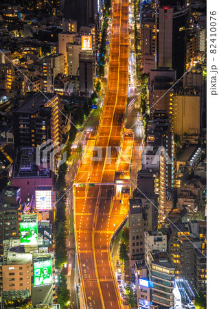 日本の東京都市景観 消えた車両・開幕日、首都高速交通規制で珍しい光景が…＝7月23日 82410076