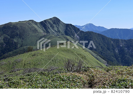 四国で最も美しい山「三嶺（みうね、さんれい）」 82410790