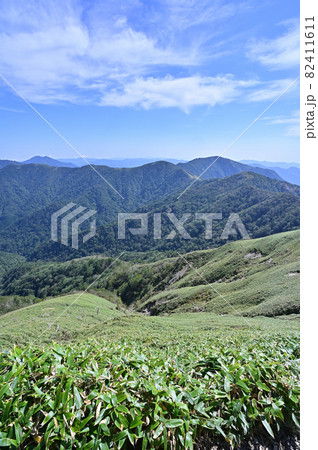 四国最も美しい山「三嶺(みうね、さんれい)」近くの白髪山 四国最も美しい山「三嶺(みうね、さんれい)」近くの白髪山 82411611