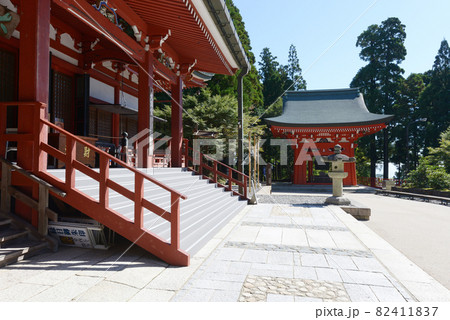 比叡山延暦寺 大講堂と鐘楼 滋賀県大津市坂本 比叡山延暦寺 大講堂と鐘楼 滋賀県大津市坂本 82411837