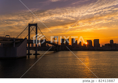 《夕焼け》都市風景　レインボーブリッジ 82413887