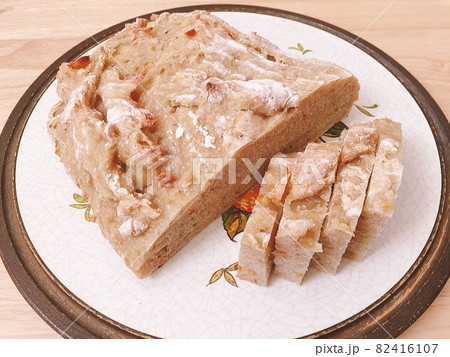 自家製酵母のパン(発酵と成形に失敗したパン) 82416107