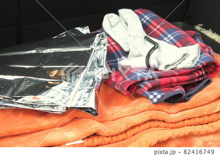 冬の防災対策用品 冬の防災対策用品 82416749