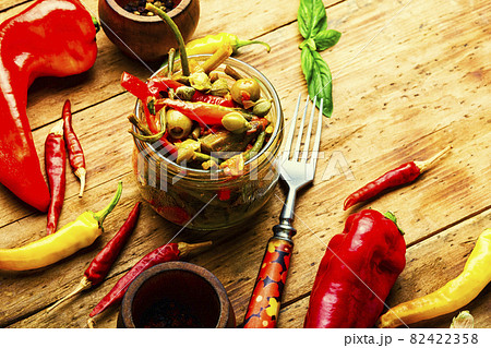 Spicy vegetable salad 82422358