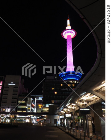 京都タワー　うすいピンクライトアップ 82422519