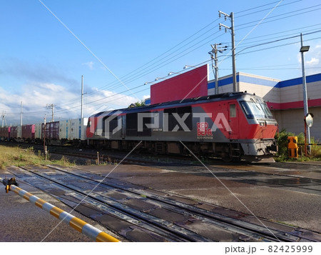 貨物列車　DF200形ディーゼル機関車 82425999