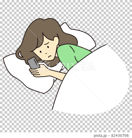 A woman watching a smartphone 82430706