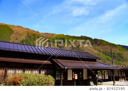 JR中央本線贄川駅前の風景 82432590