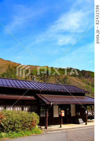 JR中央本線贄川駅前の風景 82432596